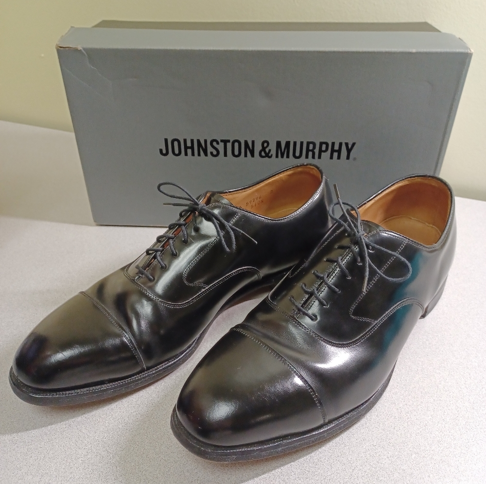 LIKE NEW Johnston & Murphy Oxfords